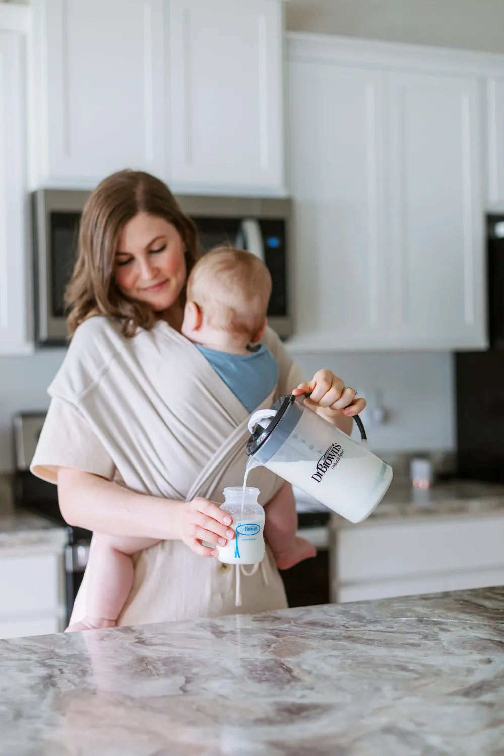 Dr. Brown’s® Formula Mixing Pitcher - Black